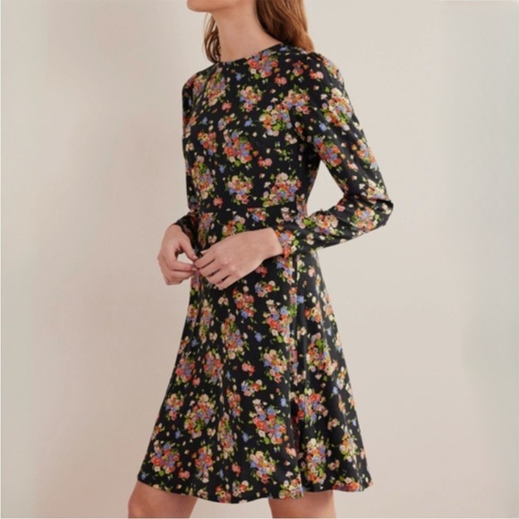 NWT Boden Crew Neck Fit-and-Flare Dress Black, Wild Cluster - Picture 1 of 7